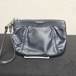 COACH BLACK LEATHER WRISTLET BFPM-11-160
